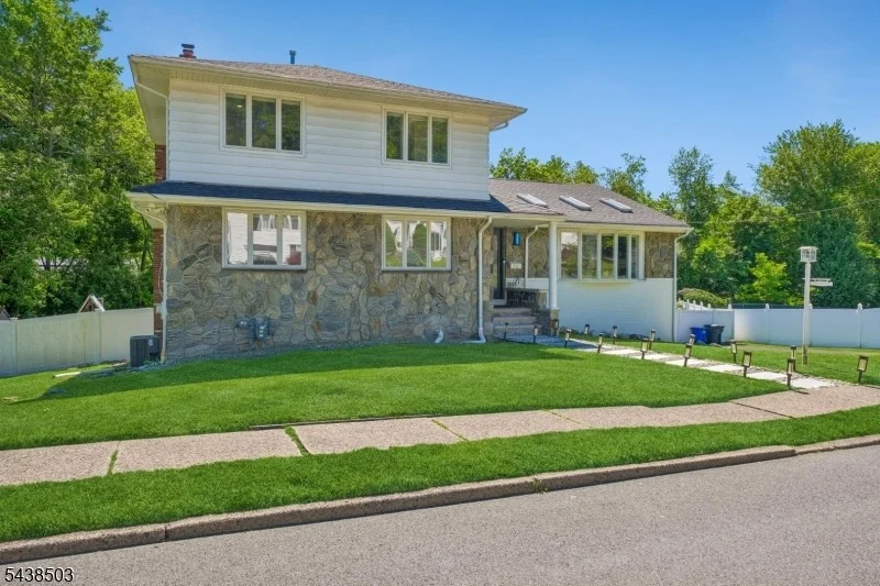 Photo of 13 Munsey Rd