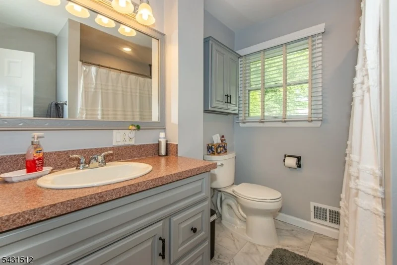 Photo of 540 Herrick Dr