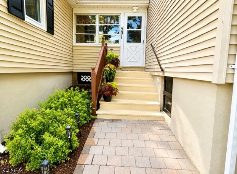 Photo of 501 Diamond Spring Rd