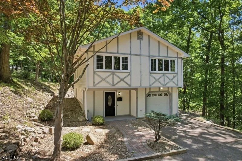 Photo of 3 Conklin Ave