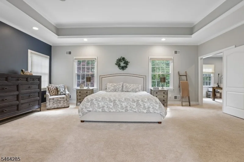 Photo of 5 Chesterfield Dr