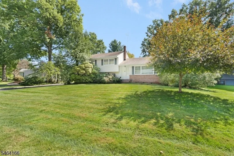 Photo of 4 Pierson Ln