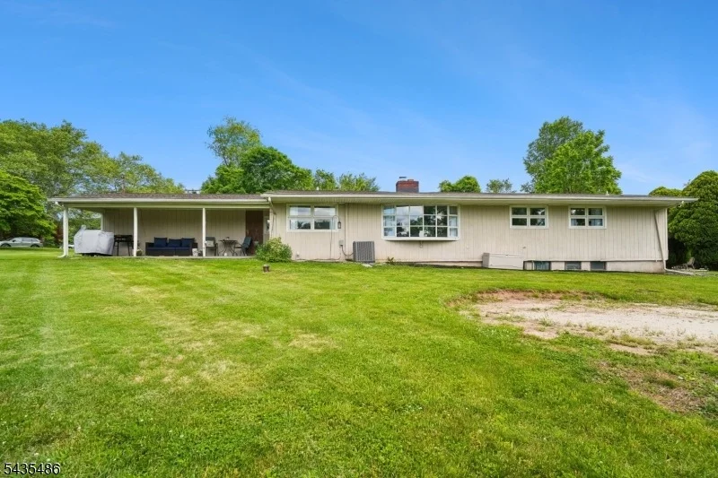 Photo of 21 Wayside Ln