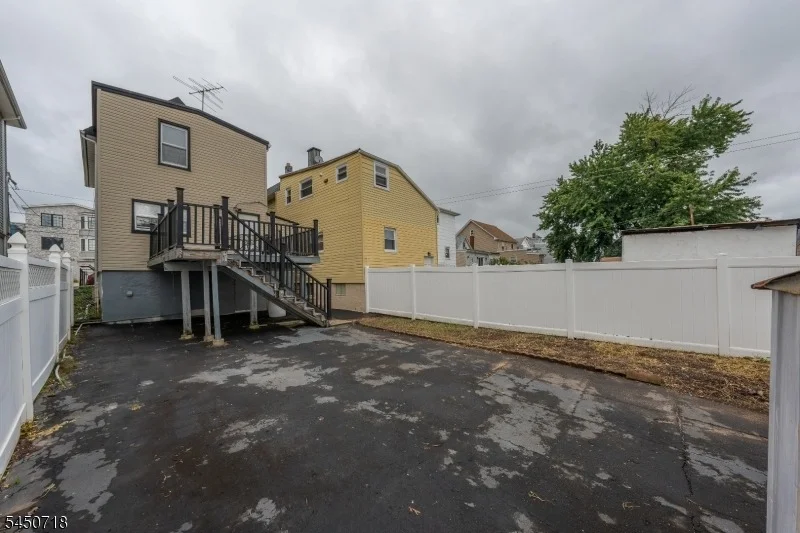 Photo of 352 Forest St
