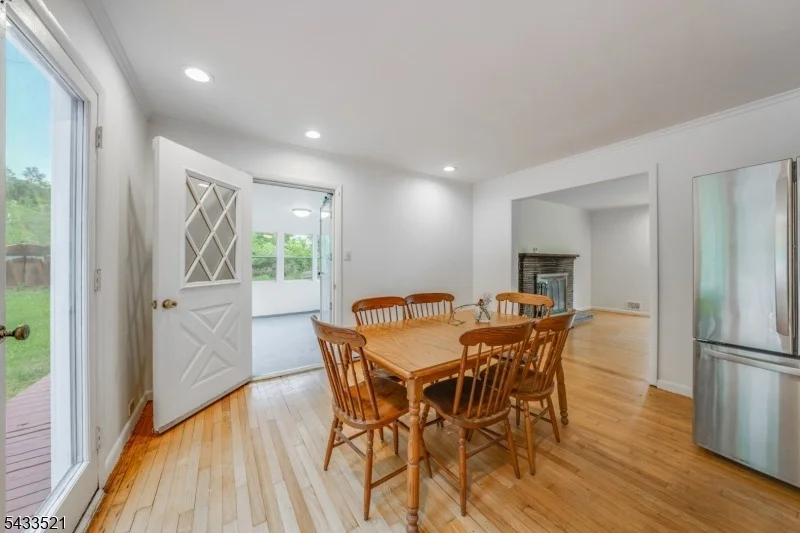 Photo of 638 River Rd