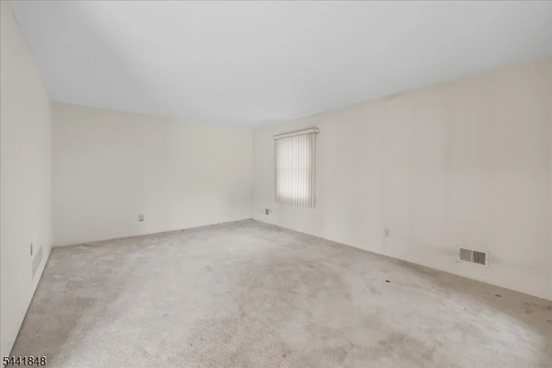 Photo of 28 Amherst Ct