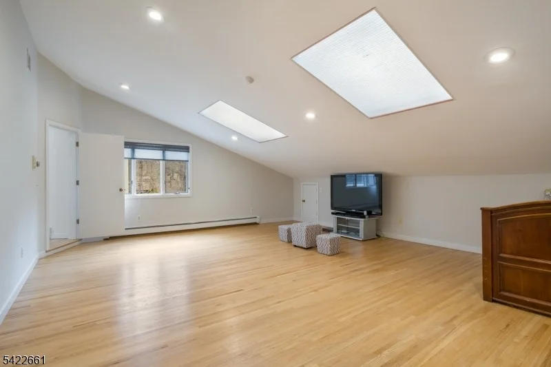 Photo of 586 Stangle Rd