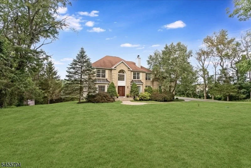 Photo of 15 Dana Dr