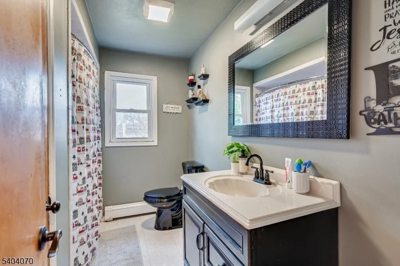 Photo of 228 Oneida Pl