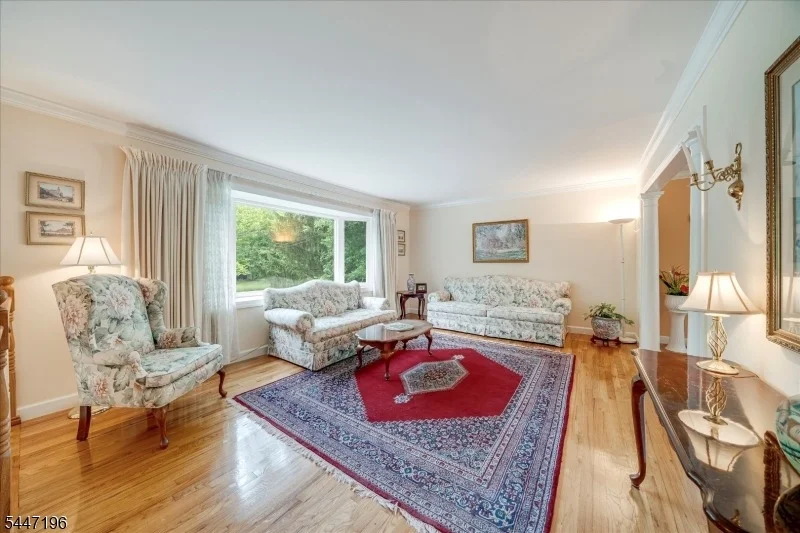 Photo of 57 Robbins Ave