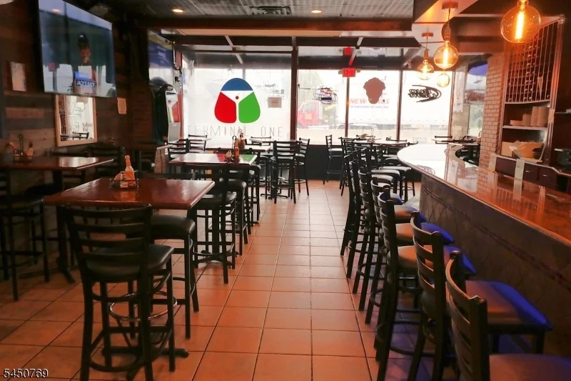 Photo of 566 Spring St