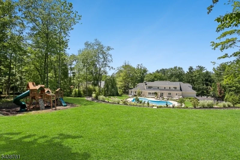 Photo of 60 Nottingham Dr