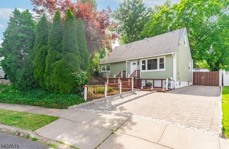 Photo of 135 Kenzel Ave