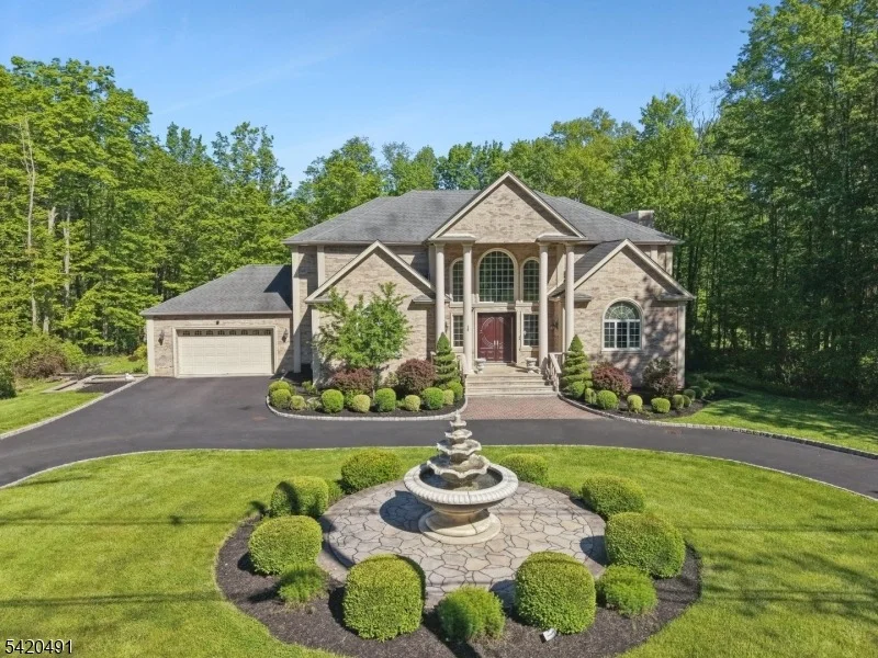 Photo of 72 Hook Mountain Rd