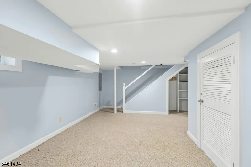 Photo of 170 New Providence Rd