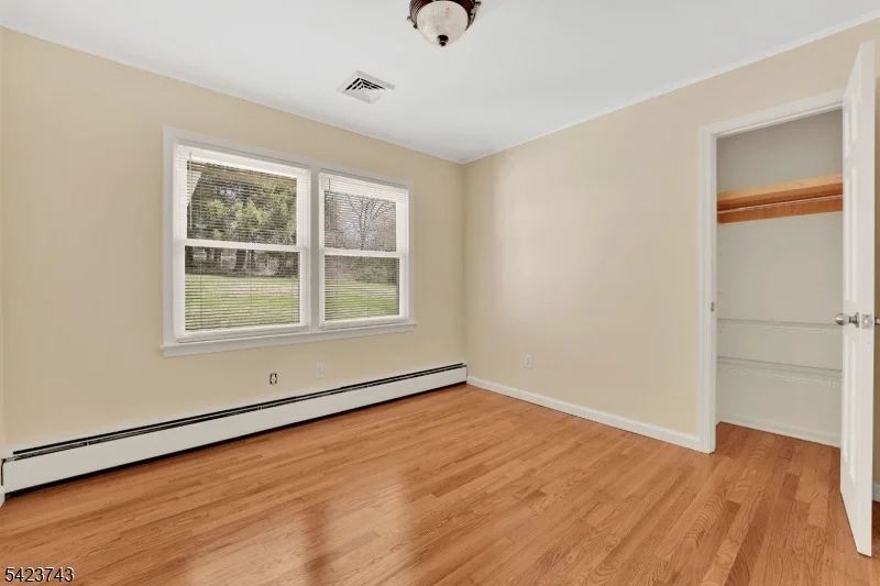 Photo of 16 Lingert Ave