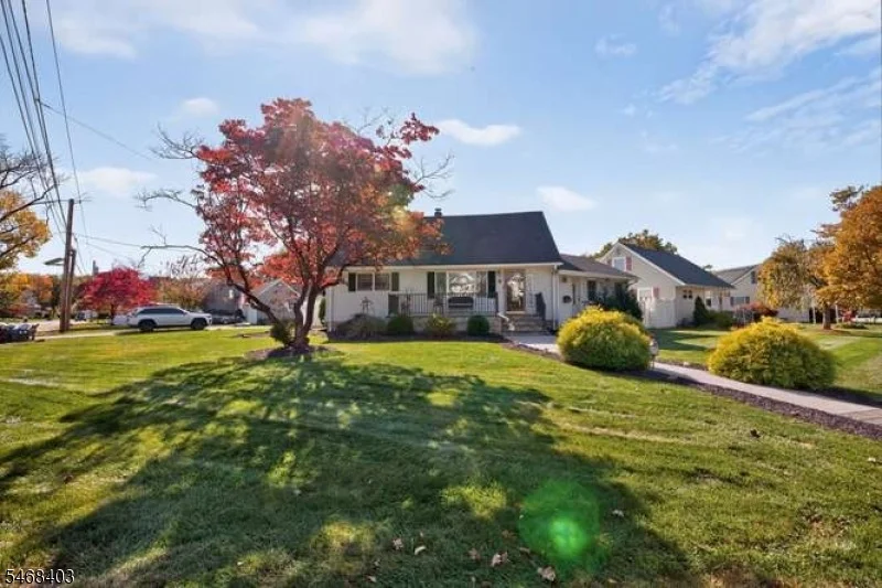Photo of 6 White Oak Ln