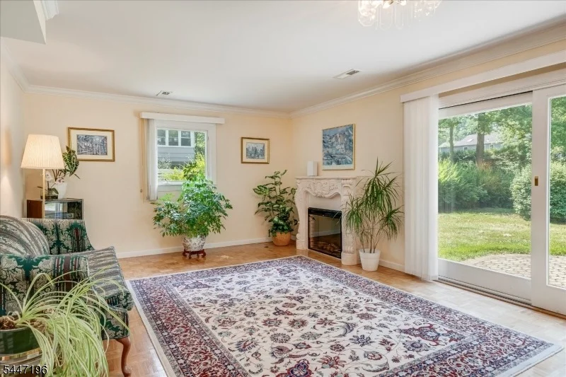Photo of 57 Robbins Ave