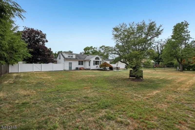 Photo of 49 Pancake Hollow Dr