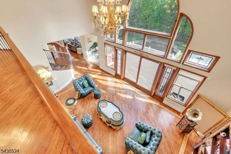 Photo of 37 Robbins Rd