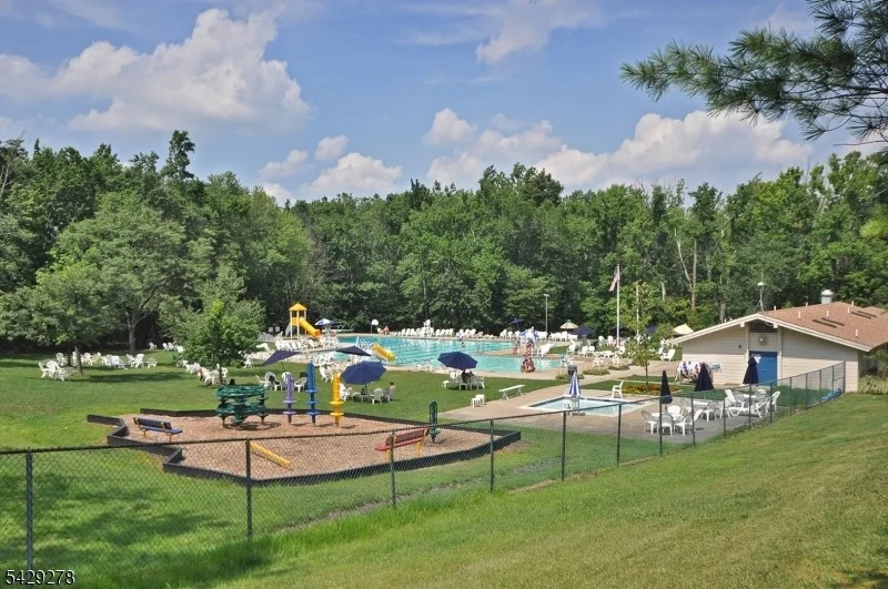 Photo of 14 Fox Run
