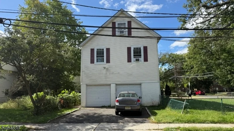 Photo of 640 E Front St