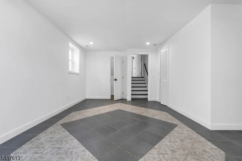 Photo of 23 Colonial Dr
