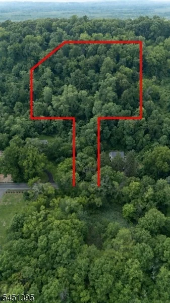 Photo of 566 River Rd