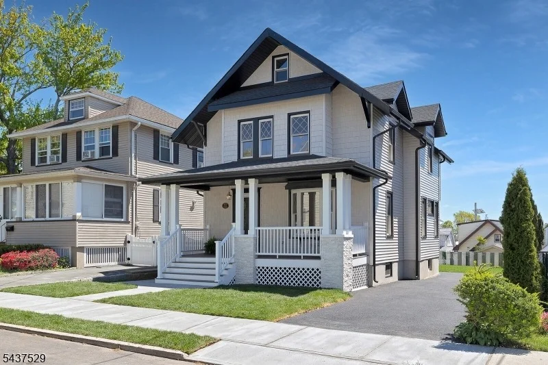 Photo of 132 Argyle Pl