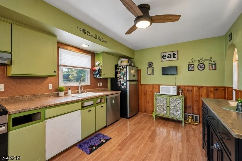 Photo of 17 Bryant Ave