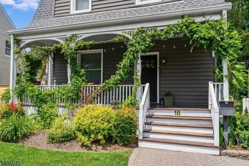 Photo of 18 Gardiner Pl
