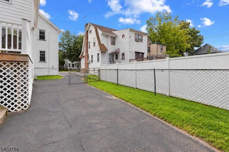 Photo of 35 Clinton St