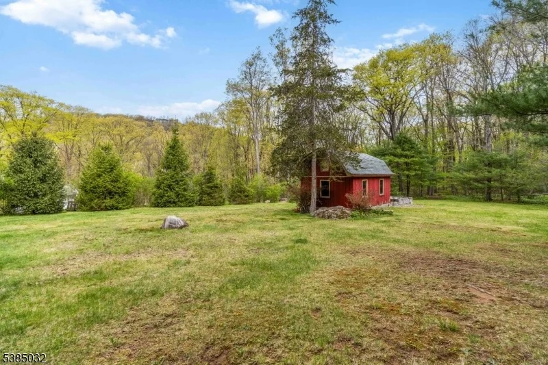 Photo of 6 Seabert Ln