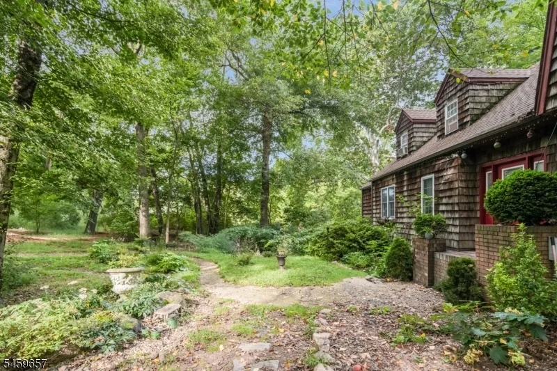 Photo of 44 Chestnut Rd