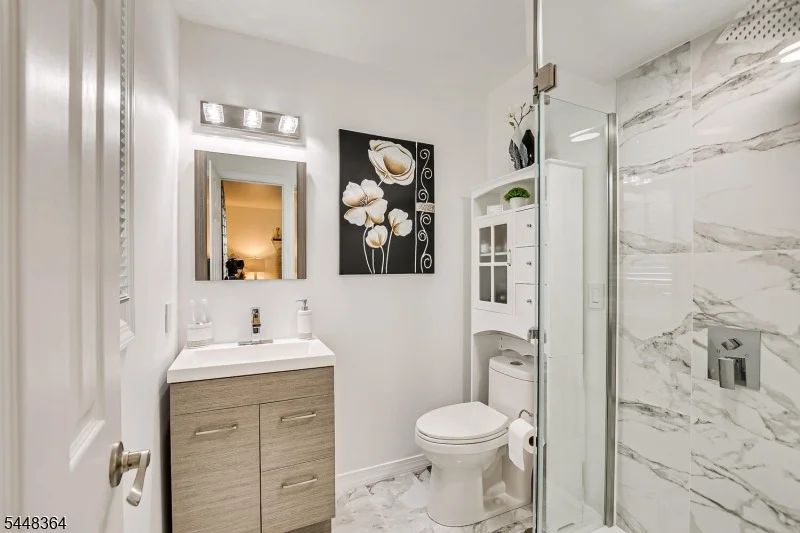 Photo of 737 W 8Th St