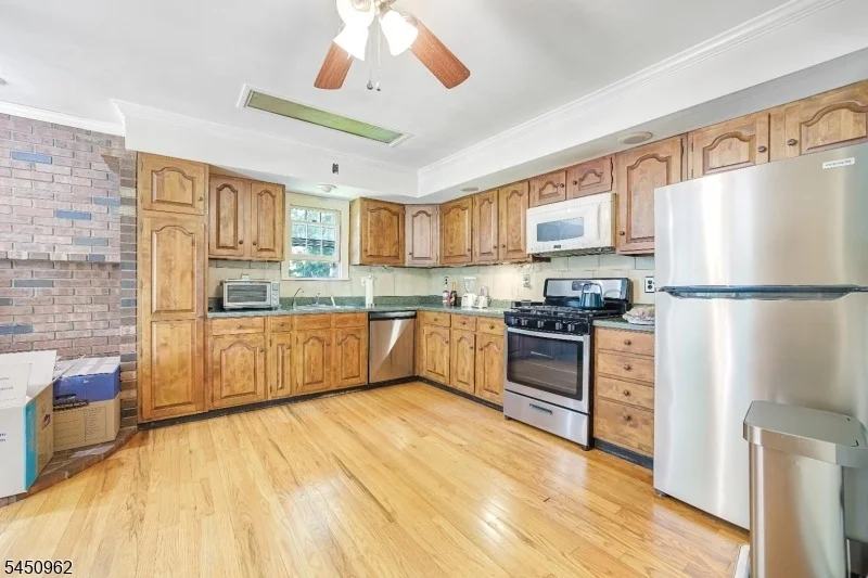 Photo of 39 Clinton Rd
