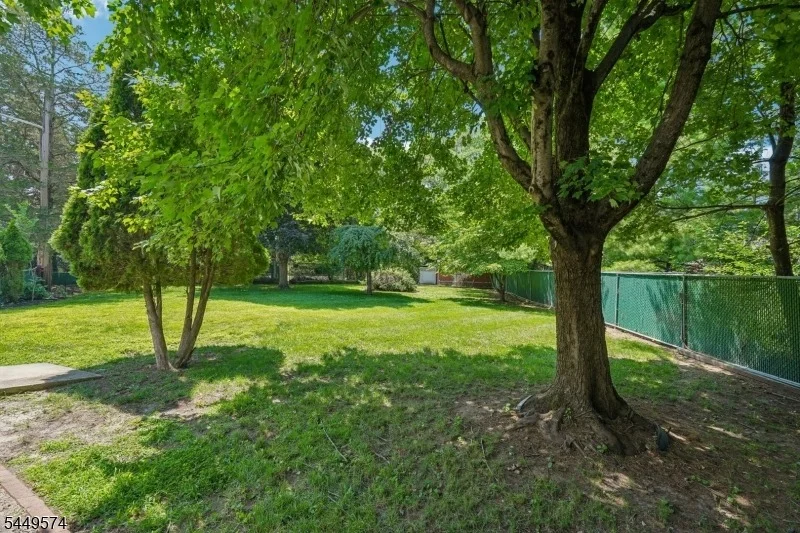 Photo of 2 Howard St