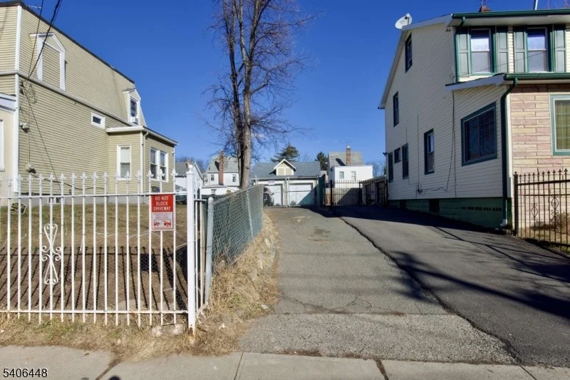Photo of 14 Fuller Pl
