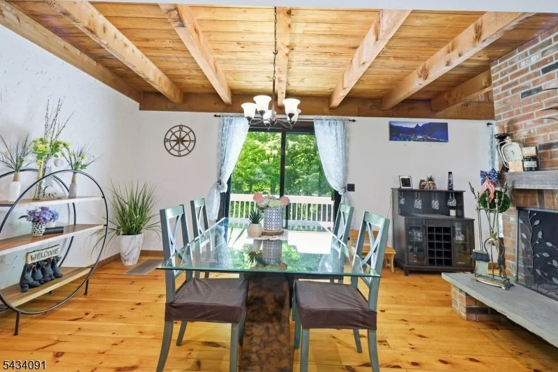 Photo of 35 Mockingbird