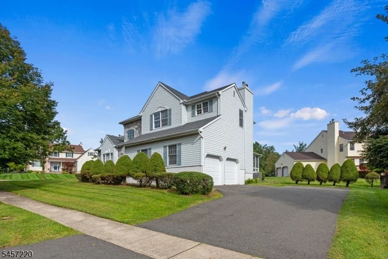 Photo of 4 Hawthorn Dr