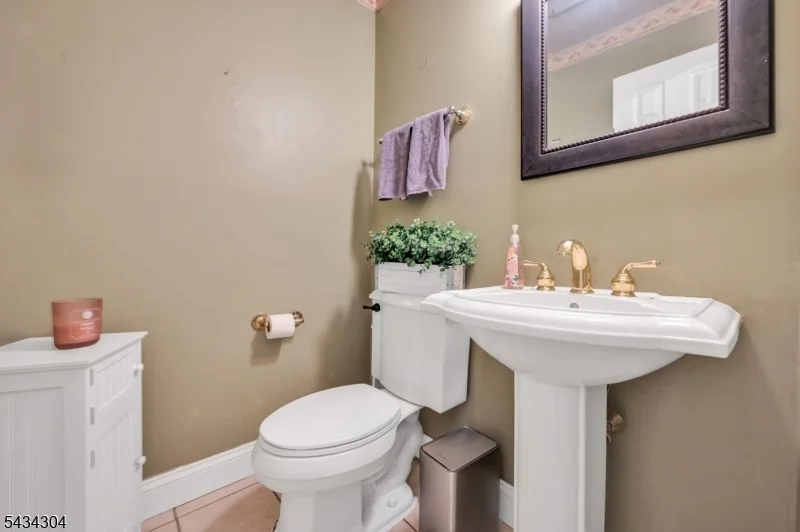 Photo of 244 Juniper Ln