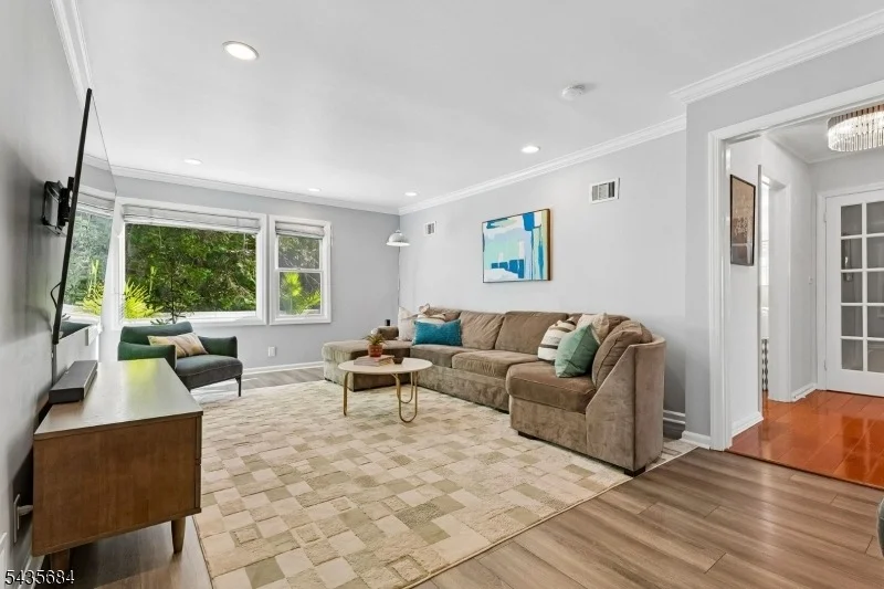 Photo of 32 Undercliff Ter