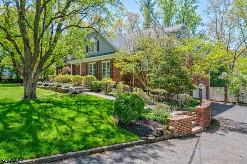 Photo of 57 Mohawk Rd