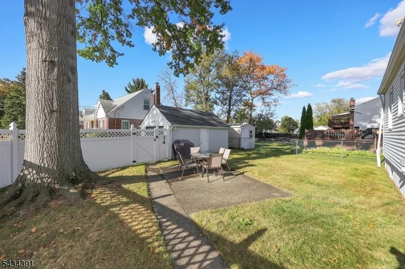 Photo of 934 Moessner Ave