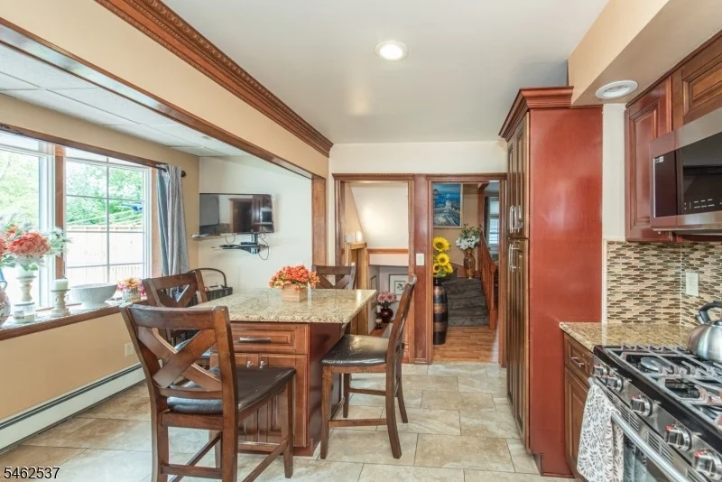 Photo of 359 Pennington Ave