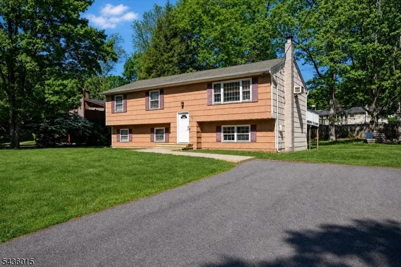 Photo of 12 River Rd