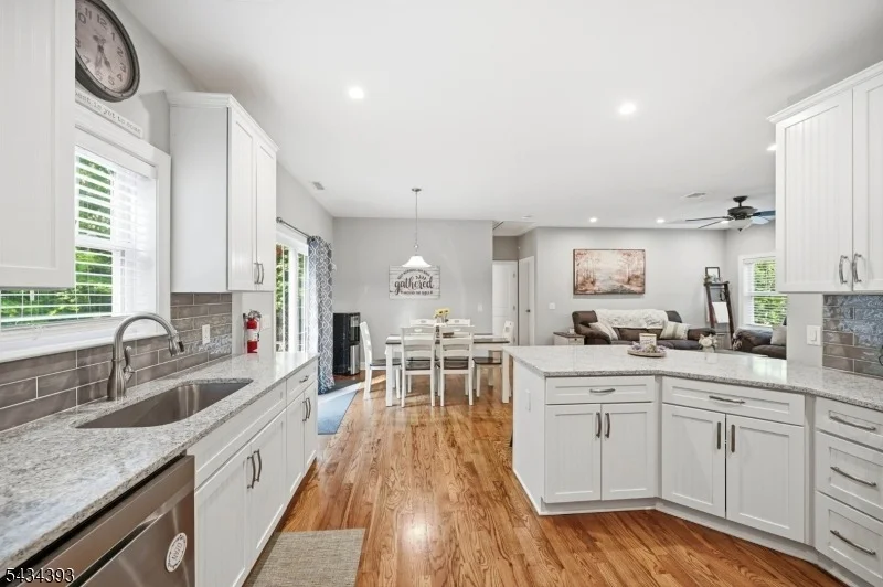 Photo of 461 Westbrook Rd