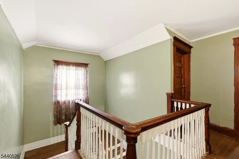 Photo of 569 Berkeley Ave