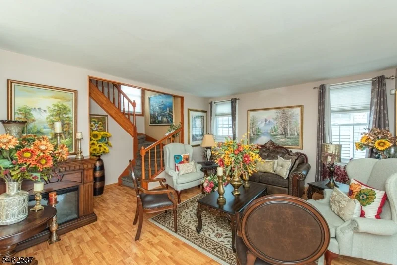 Photo of 359 Pennington Ave