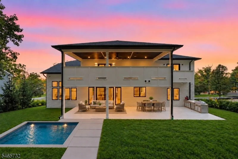 Photo of 6 Cliffside Dr